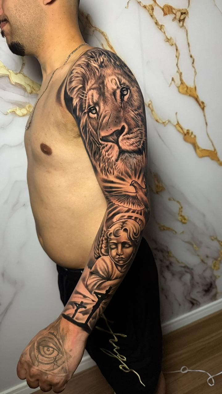 Manga de tatuaje en progreso