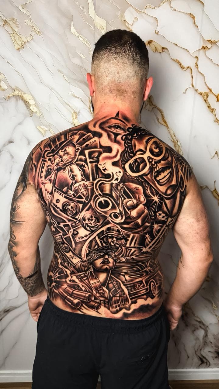 Tatuaje de línea fina